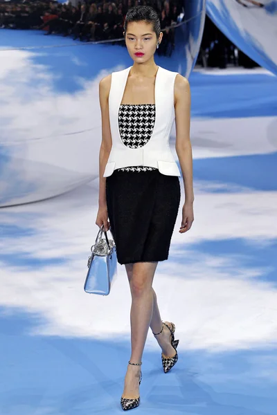 Look 23